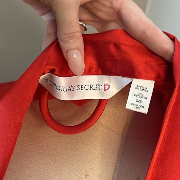 Vintage Victoria Secret Silky Red Nightgown and Robe Set Size Medium - Picture 6 of 12